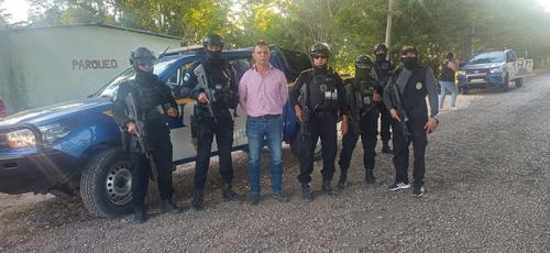 La captura se realizó en la aldea San Diego, en La Libertad, Petén. (Foto: PNC)