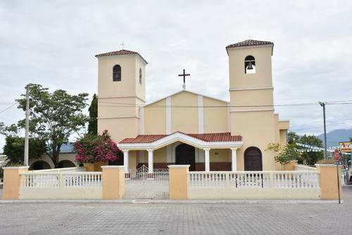 En el 2016, las campanas fueron restauradas y bendecidas por monseñor Ángel Antonio Recinos Lemus. (Foto: Juan Carlos Aquino/Colaborador)