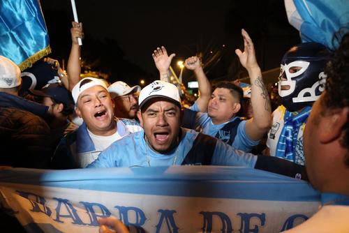 Hay mucha pasión en los fanticos guatemaltecos que estarán en el estadio para ver a la Sele.