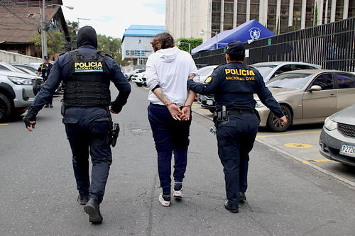 Entre sus 96 tatuajes, la ahora detenida tiene unos que la vinculan con la "Mara 18". (Foto: Archivo/Nuestro Diario) 