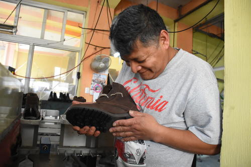 Cada colaborador pone esmero en su trabajo. (Foto: Erick Colop/Colaborador)