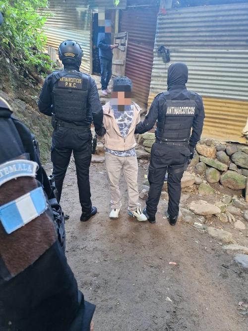 Ambos capturados son señalados de participar en actividades vinculadas al lavado de dinero y extorsiones. (Foto: MP)