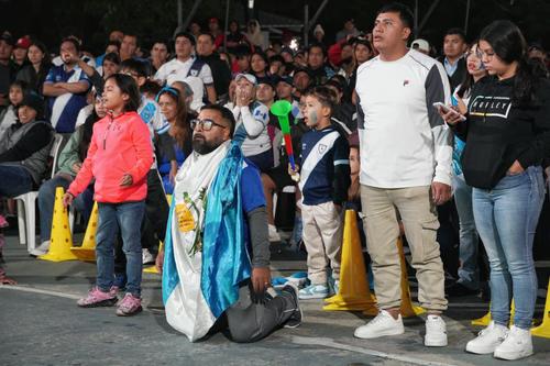 En Campo Marte, los aficionados esperaron hasta los últimos minutos para ver el triunfo de la Selección que no llegó. (Foto: Wilder López/Soy502)