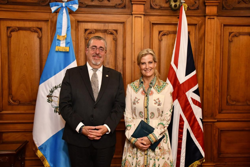 Su Alteza Real la Duquesa de Edimburgo fue recibida por el presidente Bernardo Arévalo, Presidente de Guatemala. (Foto: Embajada Británica en Guatemala/Soy502)