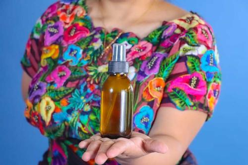 Con su línea de jabones naturales, Edith Ramírez impulsa una alternativa sostenible para el cuidado personal y del hogar. (Foto: Alfonso Guárquez/Colaborador)