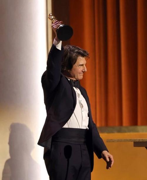 Cruise celebró su primer Oscar tras cuatro nominaciones fallidas.