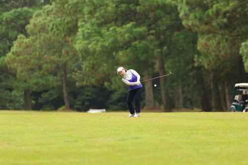 Melina Jin, quien representa a Alta Vista Golf & Tenis Club, se mantiene en el primer puesto de la división B de Damas. (Foto: Saulo López / Asogolf)