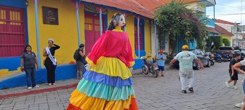 En ocasiones sale acompañada por el Caballito. (Foto: Carlos Peláez/Colaborador)