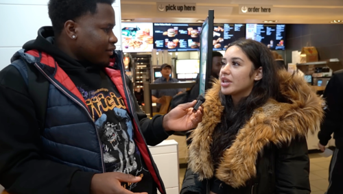 El youtuber grabó un video junto con la guatemalteca. (Foto: AMOLZ)