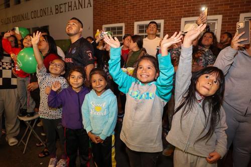 Los niños disfrutaron de la magia navideña. (Foto: Oscar Rivas/Nuestro Diario)