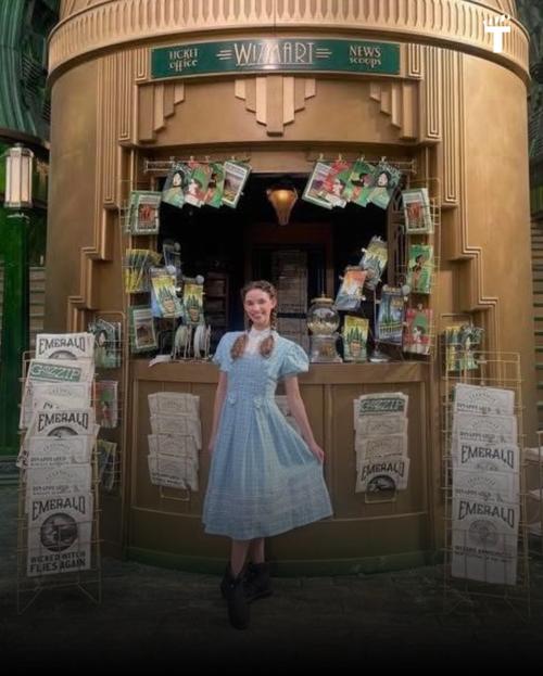 La actriz revela su caracterización como Dorothy Gale. (Foto: Instagram)