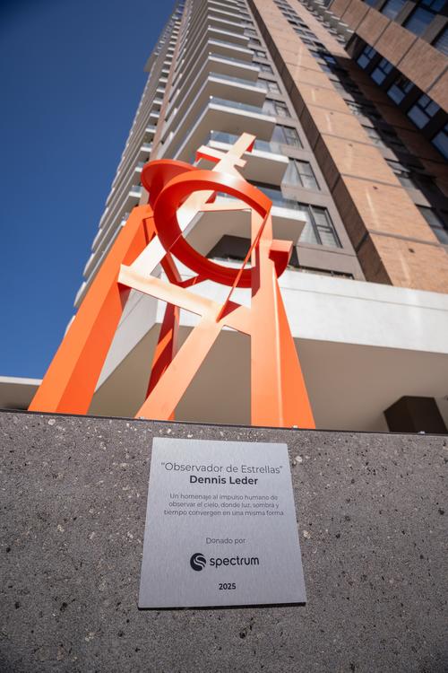 Spectrum, escultura, Observador de Estrellas, Dennis Leder, Parque 14, Guatemala, Soy502