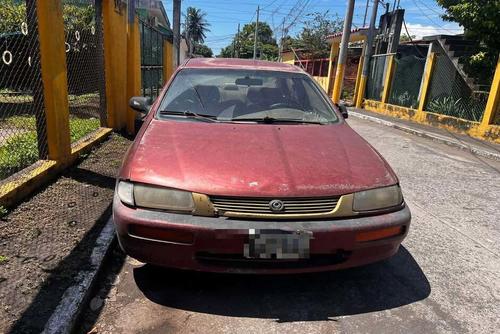 Se debe evitar conducir con el windshield fisurado. (Foto: Carlos Rivas)