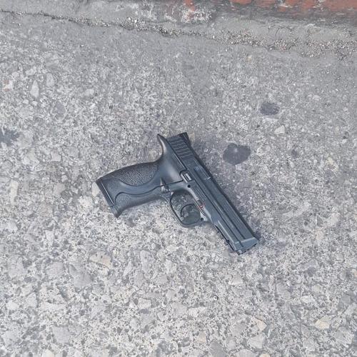 Intentaron asaltar con un arma de juguete, pero la víctima accionó un arma de fuego en defensa propia. (Foto: PNC) 