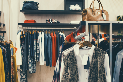 La seguridad en las tiendas es clave para evitar hurtos. (Foto: Canva/Soy502)