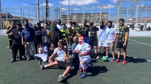 Los comunicadores y luchadores darán un show futbolístico para los asistentes. (Foto: Eddy Recinos/Colaborador)
