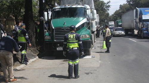 El mantener el control de la carga da más tiempo de vida a las vías de la ciudad.  (Foto: cortesía: Municipalidad de Guatemala)