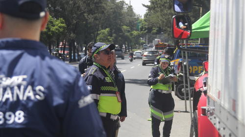 Para circular el transporte pesado debe de contar con el código QR impreso.  (Foto: cortesía: Municipalidad de Guatemala)