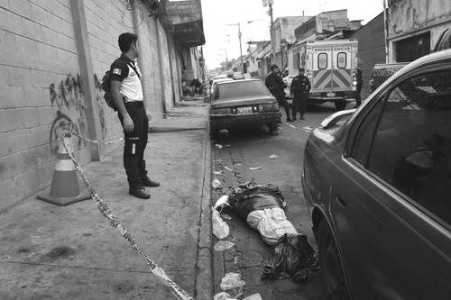 La investigación reveló que la causa de muerte fue asfixia por estrangulamiento. (Foto: Bomberos Voluntarios)