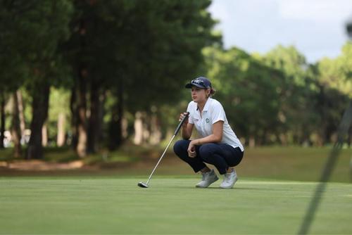 La colombiana, Daniela Páez, se llevó el título de la división Internacional, del LXXIII Campeonato Nacional de Golf. (Foto: Saulo López / ASOGOLF)