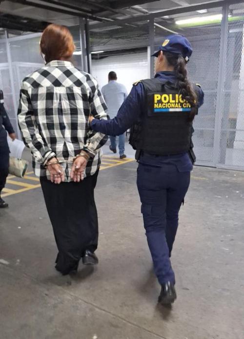 La mujer se dirigía a visitar a su conviviente recluido por delito de violación. (Foto: PNC)