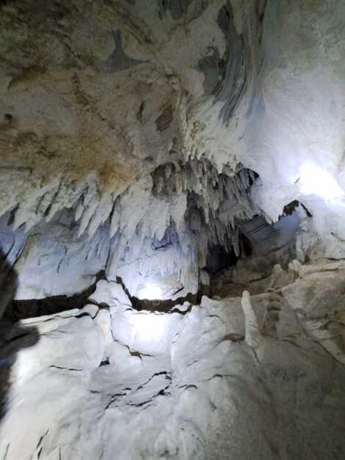 En el sitio también se encuentran cuevas que pueden ser exploradas. (Foto: Silvia Roca/Colaboradora)