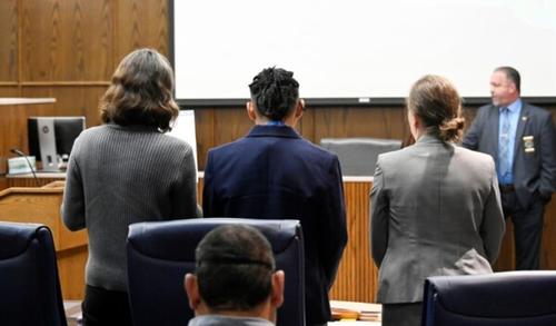 El connacional (centro) fue hallado culpable de asesinato en primer grado. (Foto: Chattanooga Times Free Press)