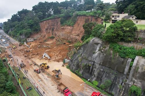 Una persona fue reportada como desaparecida durante el derrumbe. (Foto: Wilder López/Soy502)