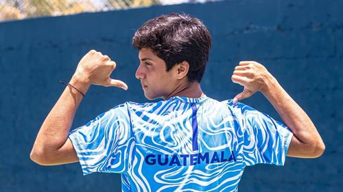 Recientemente integró al equipo guatemalteco en la Copa Davis Junior en Canadá. (Foto: cortesía CDAG)