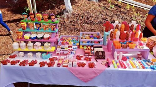 Sus artículos se han expuesto en ferias de emprendimiento locales. (Foto: Edwin Gua/Colaborador)