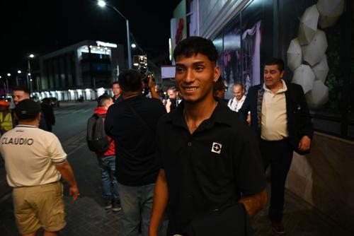 Rudy Muñoz llegó sonriente al búnker de concentración. (Foto: Pedro Mijangos)