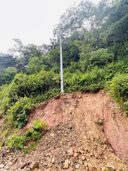 El derrumbe se suscitó en la aldea El Socorro. (Foto: Dideduc)