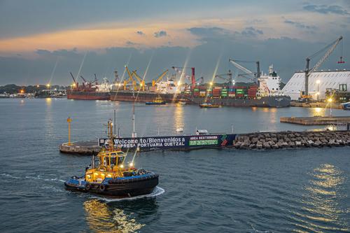 Una vista al caer la tarde de Puerto Quetzal, ubicado en el Pacífico guatemalteco. (Foto: Archivo)