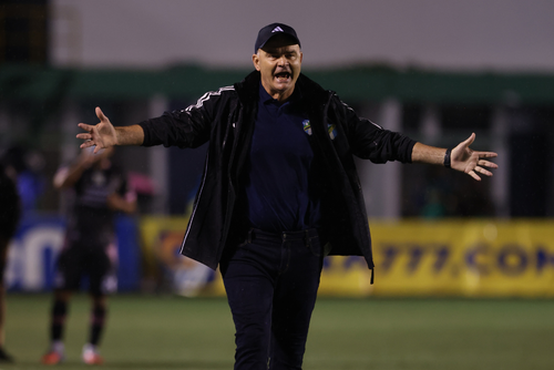 Sopegno tiene mucho trabajo qué hacer con los cremas si los quiere llevar a la pelea del trono.