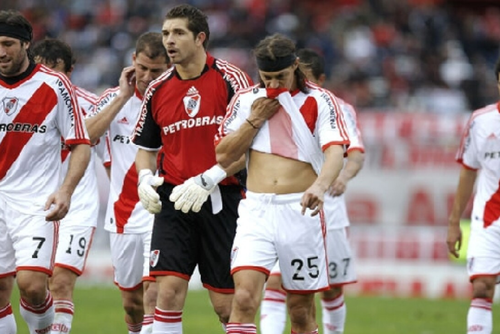 River Plate bajó a los infiernos en 2011, tras perder la serie contra Belgrano. Fue un suceso histórico.