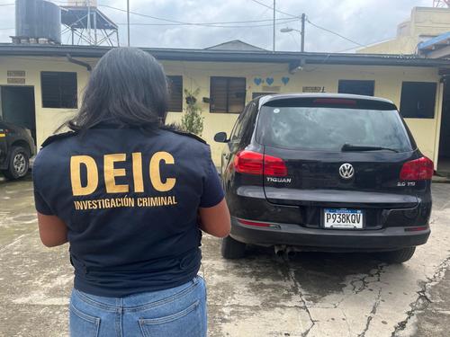 Al detenido se le decomisó un automóvil. (Foto: PNC)