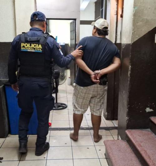 El capturado fue identificado como Gerson Marroquín, alias "Porky". (Foto: PNC)