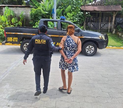 María de 28 años presentaba órdenes de captura emitidas por seis juzgados del país. (Foto: PNC)