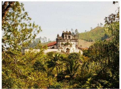 El templo tiene la característica de estar de espaldas al pueblo. (Foto: Adán García)