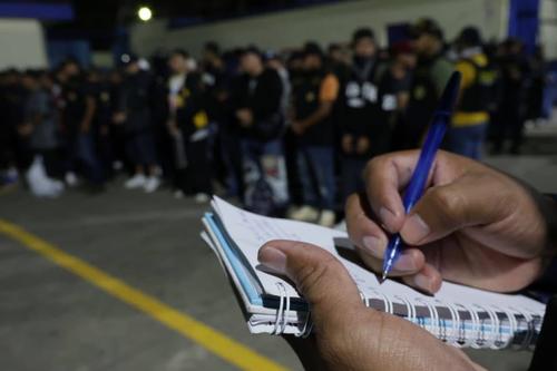 En requisas hacen conteos de los privados de libertad. (Foto: Mingob)