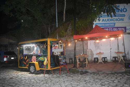 Familias la visitan todos los días de 18:00 a 22:00 horas, para degustar de sus platillos. (Foto: Carlos Peláez/Colaborador)