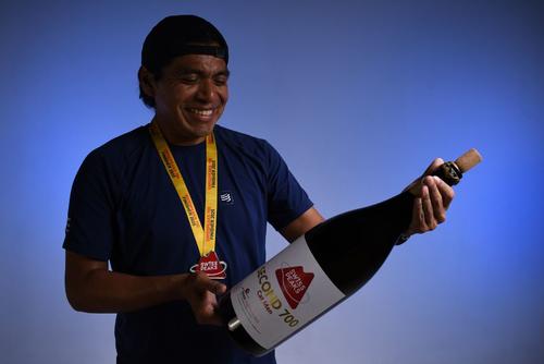 A todos los ganadores de las diferentes categorías les dieron una botella de vino gigante, cosecha especial para la competencia. (FOTO: Bryan Anton / Colaborador)
