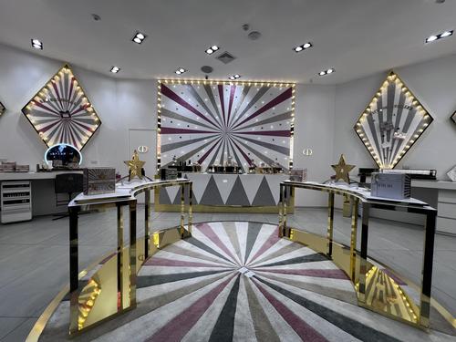 Perfumerías Fetiche, Dior, Oakland Place, maison francesa, fragancia, Miss Dior Essence, Guatemala, Soy502