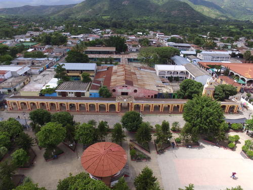 Tiene 25 arcos, y a la fecha no ha sido reconstruida la torre central. (Foto: Leonel Vásquez/Colaborador)