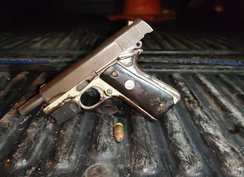 Según el reporte policial el arma podría tener reporte de robo. (Foto: PNC)