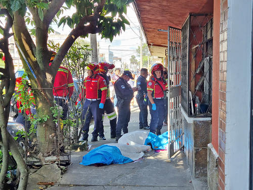 Las dos mujeres fallecidas fueron identificadas como Joselyn Miranda y Marisely Seiton. (Foto: Bomberos Municipales)