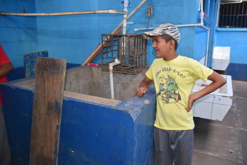 En tuberías, válvulas, chorros o cisternas pueden darse fugas. (Foto: Manuel Peralta/Colaborador)