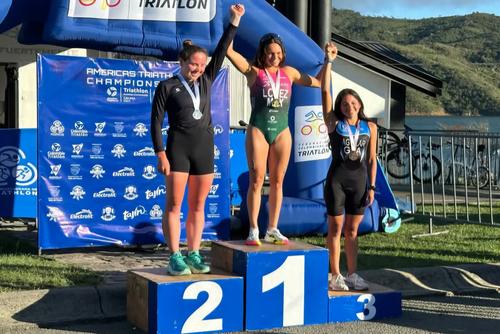 Marlen Aguilar (a la derecha) consiguió el tercer lugar en una competencia en Colombia. (Foto: Oswaldo Cop/Colaborador)