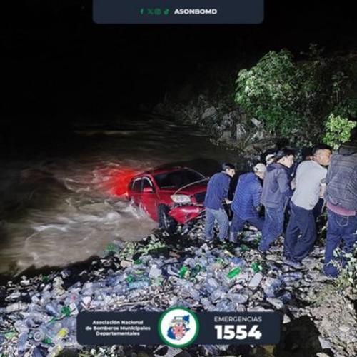 El piloto fue atendido por crisis nervios, tras su rescate. (Foto: AsonBomd)