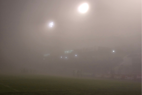 La neblina retrasó el inicio del segundo tiempo en San Marcos y posteriormente los suspendió por 8 minutos.